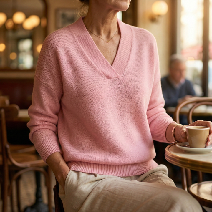 Faye | Luźny sweter z dekoltem w serek w miękkim materiale